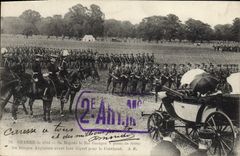 VINTAGE POSTCARD Guerre of 1914 Its majesty the king Georges V reviews the English troops before their departure for the continent