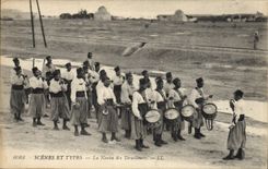 CPA Militaria La Nouba des Tirailleurs 