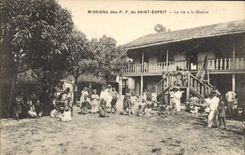 VINTAGE POSTCARD Missions of PP of the Saint Spirit life with the mission