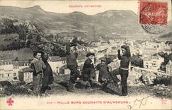 CPA Folklore Bourree enfantine Auvergne 