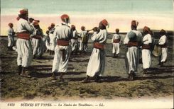 CPA Militaria La nouba des Tirailleurs 