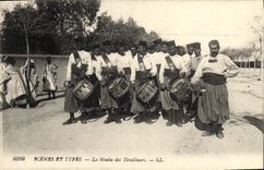 CPA Militaria Nouba des Tirailleurs 