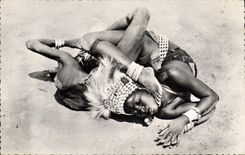 CPM Negre Homme noir Afrique Noire Petites danseuses de Man 