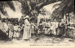 CPA Negre Homme noir Missions des PP du Saint Esprit L'examen de catechisme 