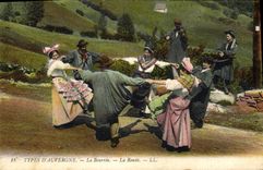 CPA Folklore Auvergne La bourree La ronde
