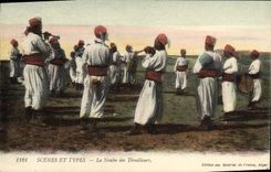 CPA Militaria La Nouba des Tirailleurs 