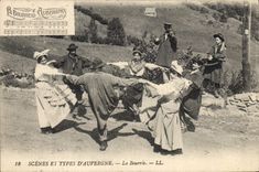 CPA Folklore Auvergne La bourree