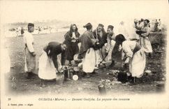 CPA Militaria Oudjda Maroc Devant Oudjda La popote des Zouaves