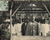 CPA Negre Homme Noir Exposition internationale d'Amiens 1906 Village Senegalais Un groupe de fideles a la mosquee