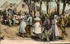 CPA Folklore Auvergne La bourree