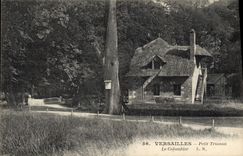VINTAGE POSTCARD Dove Pigeon fancying Versailles Small Trianon the dovecote