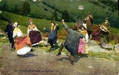 CPA Folklore Auvergne La bourree