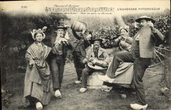 CPA Folklore Auvergne La Bourree 