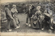 CPA Folklore Auvergne La Bourree 