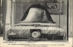 VINTAGE POSTCARD Napoleon 1st Palate of Fontainebleau Hat return of the isle of Elba