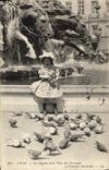 CPA Colombe Colombophilie Lyon Les pigeons de la place des Terreaux et fontaine Bartholdi