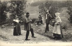 CPA Folklore Auvergne La Bourree