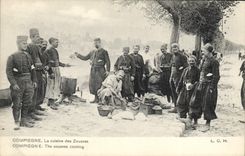 CPA Militaria Compiegne La cuisine des Zouaves