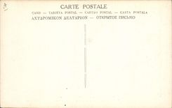 CPA Militaria Les Spahis saluent du sabre le drapeau qui passe 