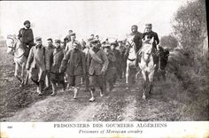 Presos de Militaria de la POSTAL de la VENDIMIA de Goumiers argelino