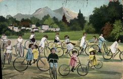 CPA Fantaisie Enfants Bebes Velo Cycle