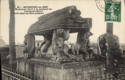 CPA Polaire Rochefort sur Mer Monument eleve a la memoire du Lieutenant Bellot mort dans les meres polaires Ours 