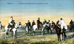 CPA Militaria Maroc Envoye de Moulay Hafid garde par un peloton de Spahis 