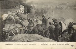 CPA Militaria Verberie Un convoi de Spahis marocains