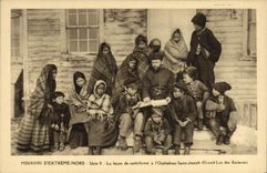 CPA Polaire Missions d'Extreme Nord La lecon de Catechisme a l'orphelinat Saint Joseph Grand lac des Esclaves