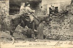 VINTAGE POSTCARD Folklore the couple has mountain Jeunes horse going to - califourchon to the pit of All Saints' day in Puy Cheval