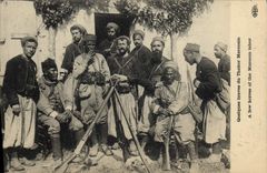 CPA Militaria Quelques braves du Thabr Marocain