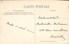 La POSTAL Militaria Francia de la VENDIMIA en Marruecos Goumier trae de nuevo al campo francés el cadáver de uno de su los camaradas