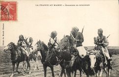 VINTAGE POSTCARD Militaria France in Morocco Goumiers as scouts