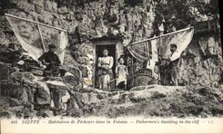 CPA Peche Dieppe Habitation de pecheurs dans la Falaise 
