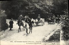 CPA Militaria Convoi de Spahis Marocains traversant la foret de Compiegne