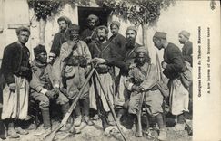 VINTAGE POSTCARD Militaria Some brave men of Moroccan Thabor