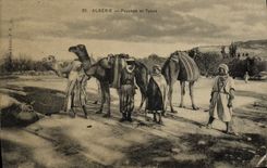 CPA Militaria Paysage et types Spahis