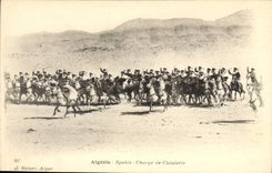 CPA Militaria Algerie Spahis Charge de cavalerie