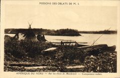 CPA Polaire Missions des Oblats de Marie Immaculee Amerique du Nord Sur les rives de Mackenzie Campement indien