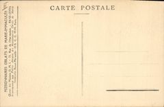 CPA Polaire Missions Esquimaudes Femmes esquimaudes sous l'iglou Maison de neige