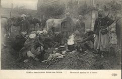 CPA Militaria Spahis Marocains dans une ferme