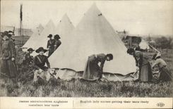 CPA Militaria Dames ambulancieres anglaises installant leur tente Infirmieres Sante