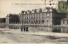 VINTAGE POSTCARD Militaria Health Troyes College of Girls Vocational schools and Temporary drawing Hospital
