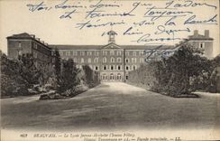 VINTAGE POSTCARD Militaria Beauvais Health the College Jeanne Hatchet Young girls Temporary Hospital n°11 principal Frontage