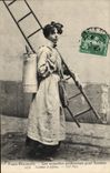 CPA Paris Feministe Les nouvelles professions des femmes Colleuse d'affiches TOP
