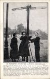 CPA Le personnel feminin de la marine britannique Bateau