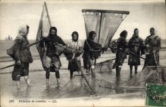 CPA Peche Pecheuses de crevettes