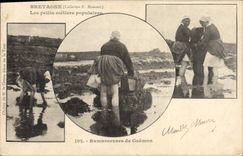 Postal Pesca Bretaña Recogedoras de goemon