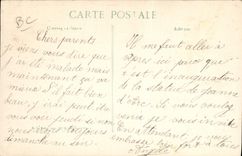 CPA Militaria La duchesse de Westminster en uniforme de al CRoix Rouge anglaise chien