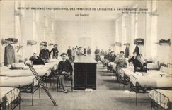 CPA Militaria Institut national professionnel des Invalides de la Guerre a Saint Maurice Vacassy Un dortoir